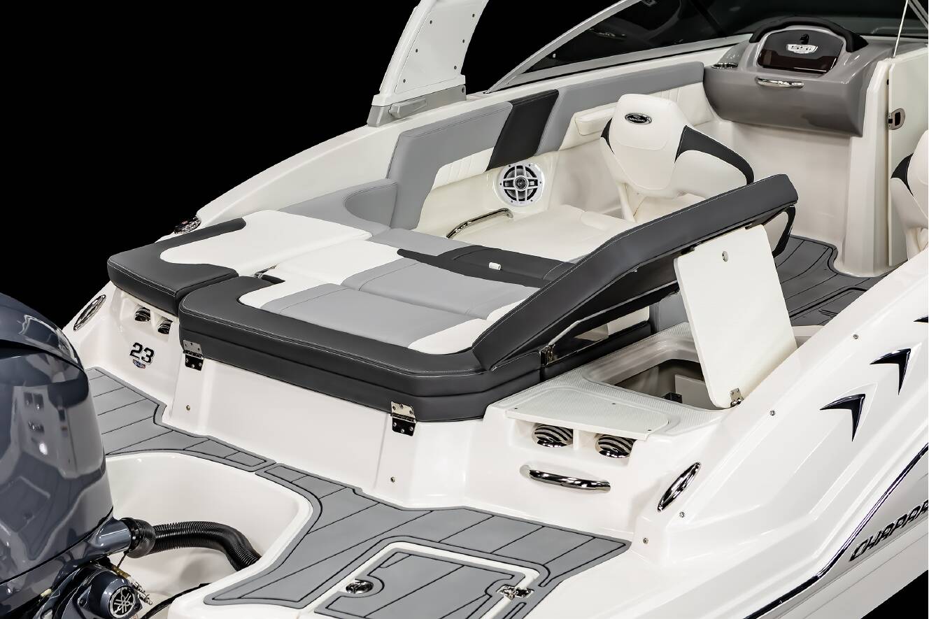 A photo of this 2025 Chaparral 23 SSi OB