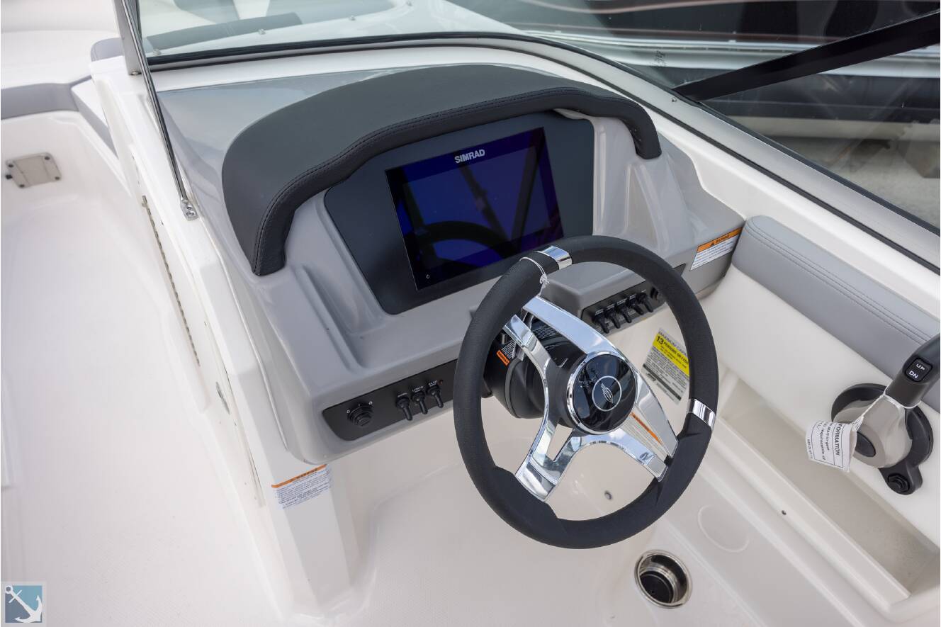 A photo of this 2025 Chaparral 23 SSi OB