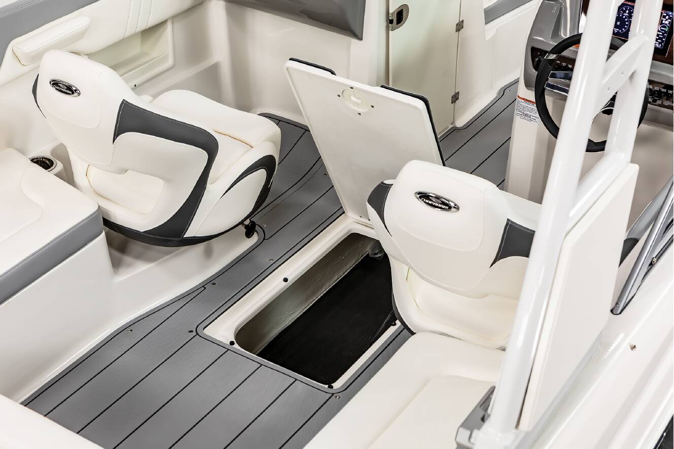 A photo of this 2025 Chaparral 23 SSi OB