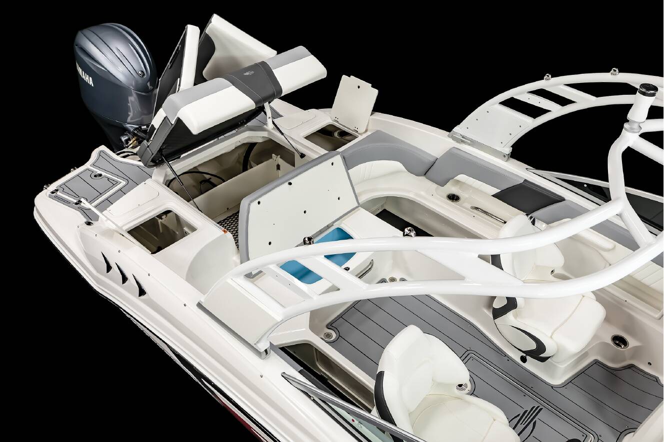 A photo of this 2025 Chaparral 23 SSi OB