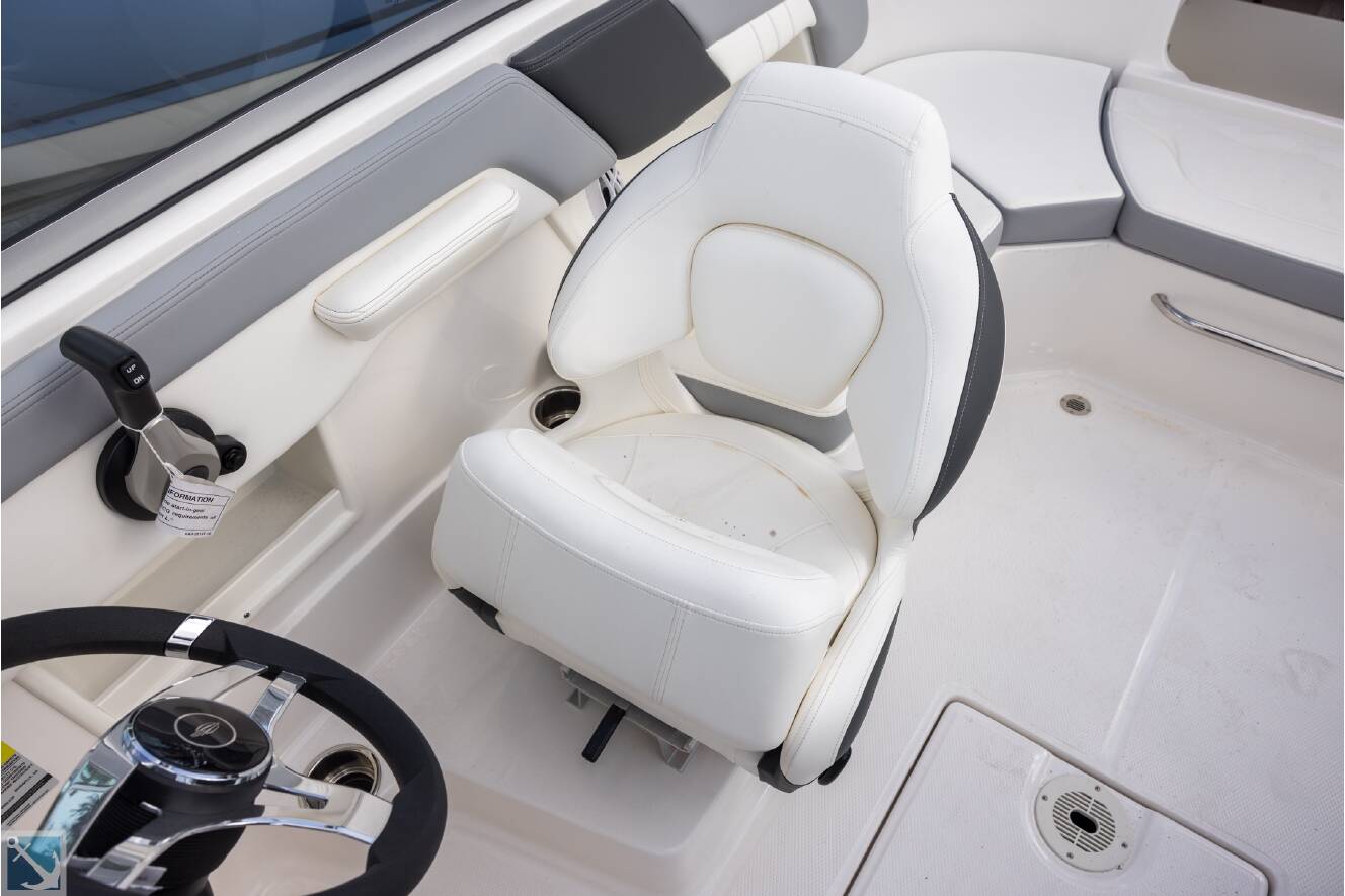 A photo of this 2025 Chaparral 23 SSi OB