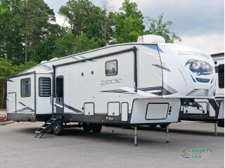 2021 FOREST RIVER CHEROKEE ARCTIC WOLF 3660 SUITE