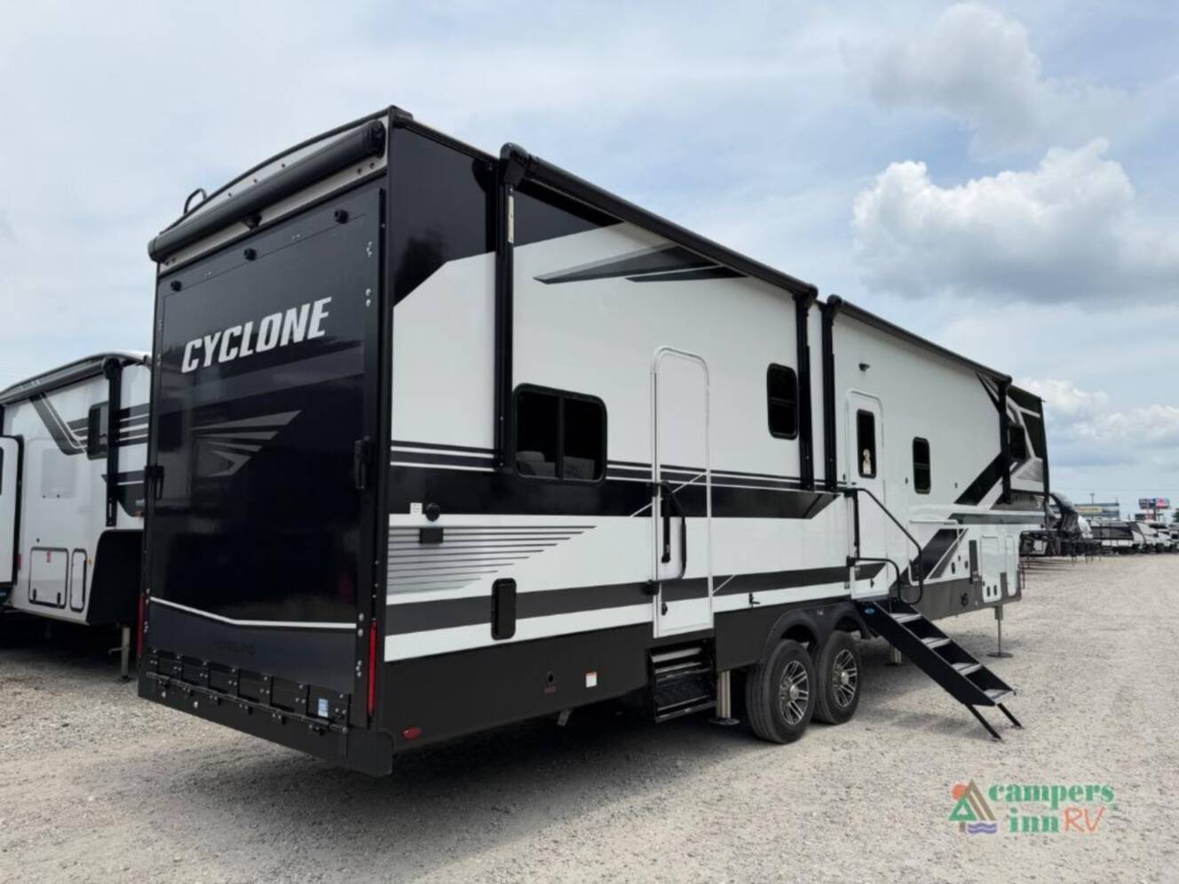 A photo of this 2027 Heartland Cyclone 3511