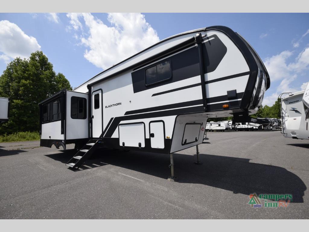 2024 East To West Blackhorn 3100RL in mocksville NC