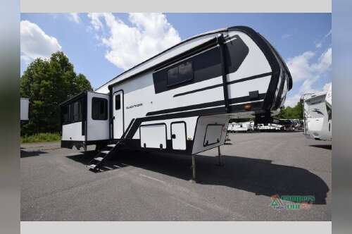 2024 East To West Blackhorn 3100RL in mocksville NC