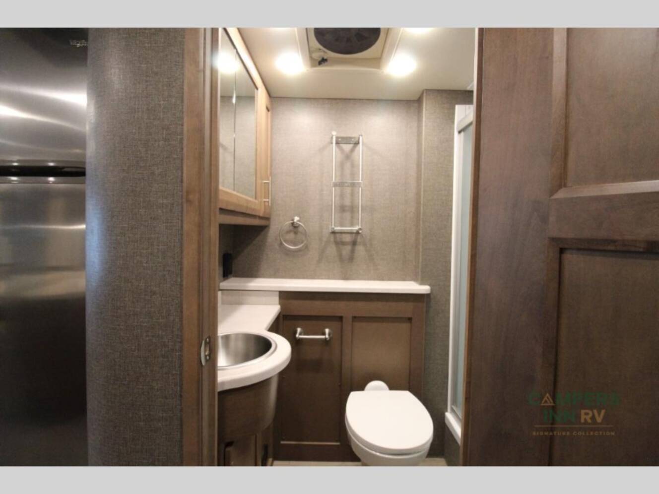 A photo of this 2022 Thor Motor Coach Palazzo 33.5