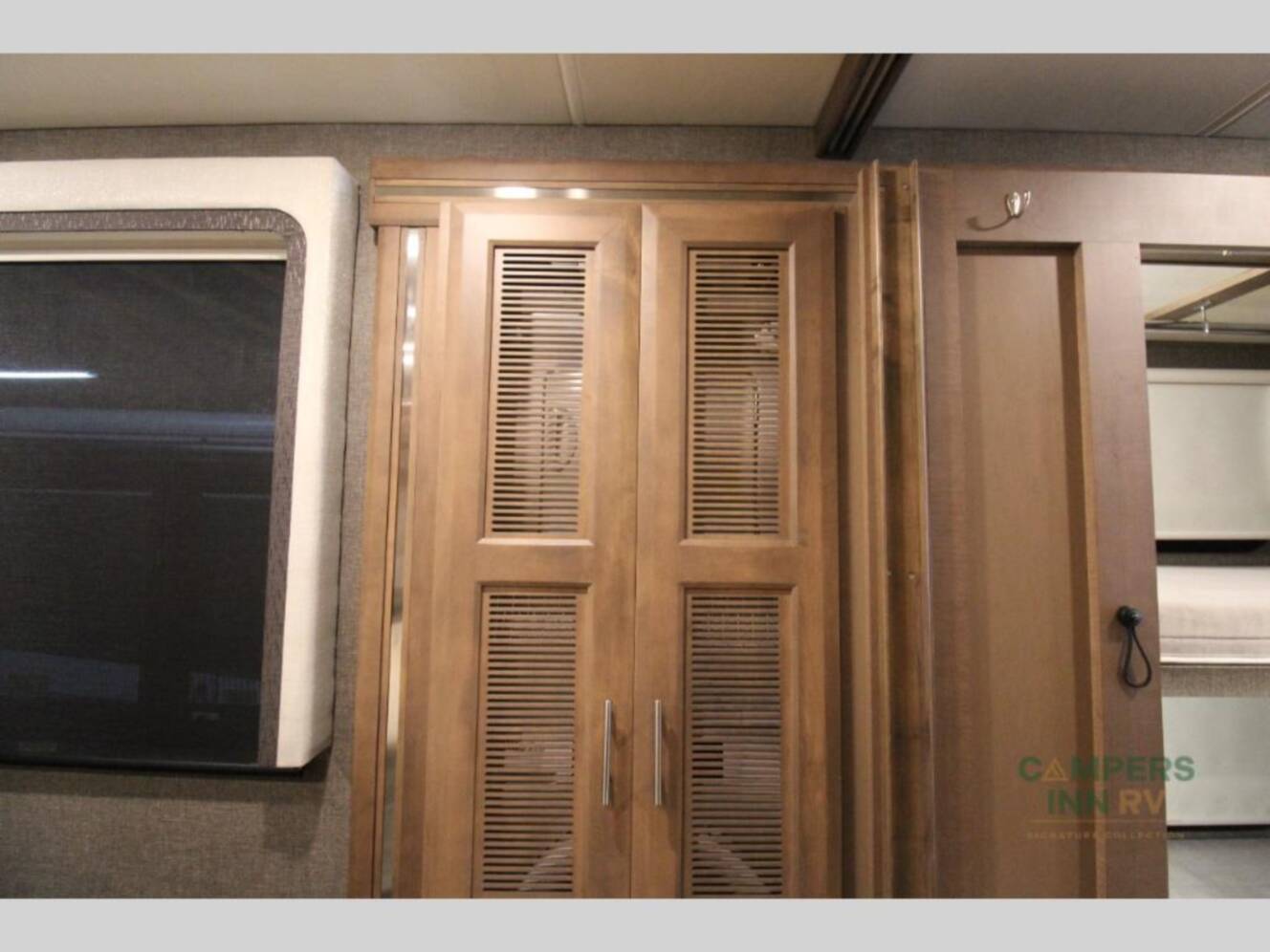 A photo of this 2022 Thor Motor Coach Palazzo 33.5