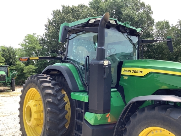 2023 John Deere 8R 310 in Paris, TN