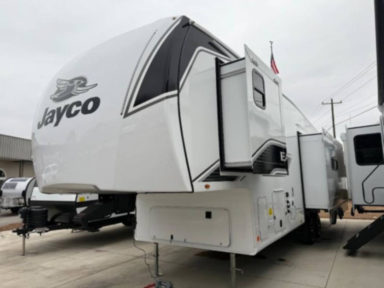 A photo of this 2026 Jayco Eagle SLE 30RLT