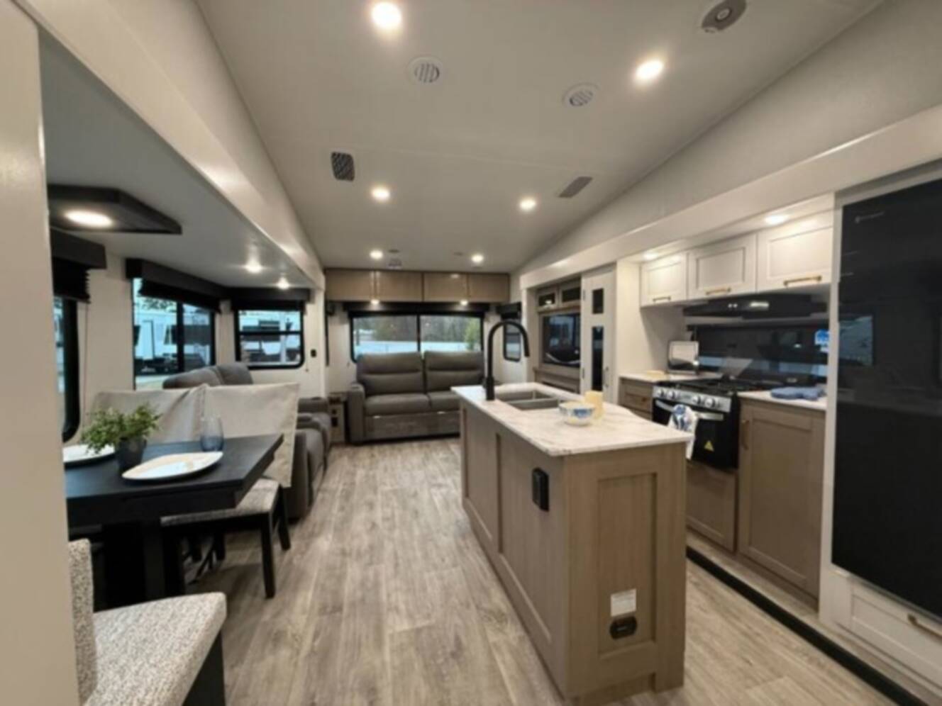 A photo of this 2026 Jayco Eagle SLE 30RLT