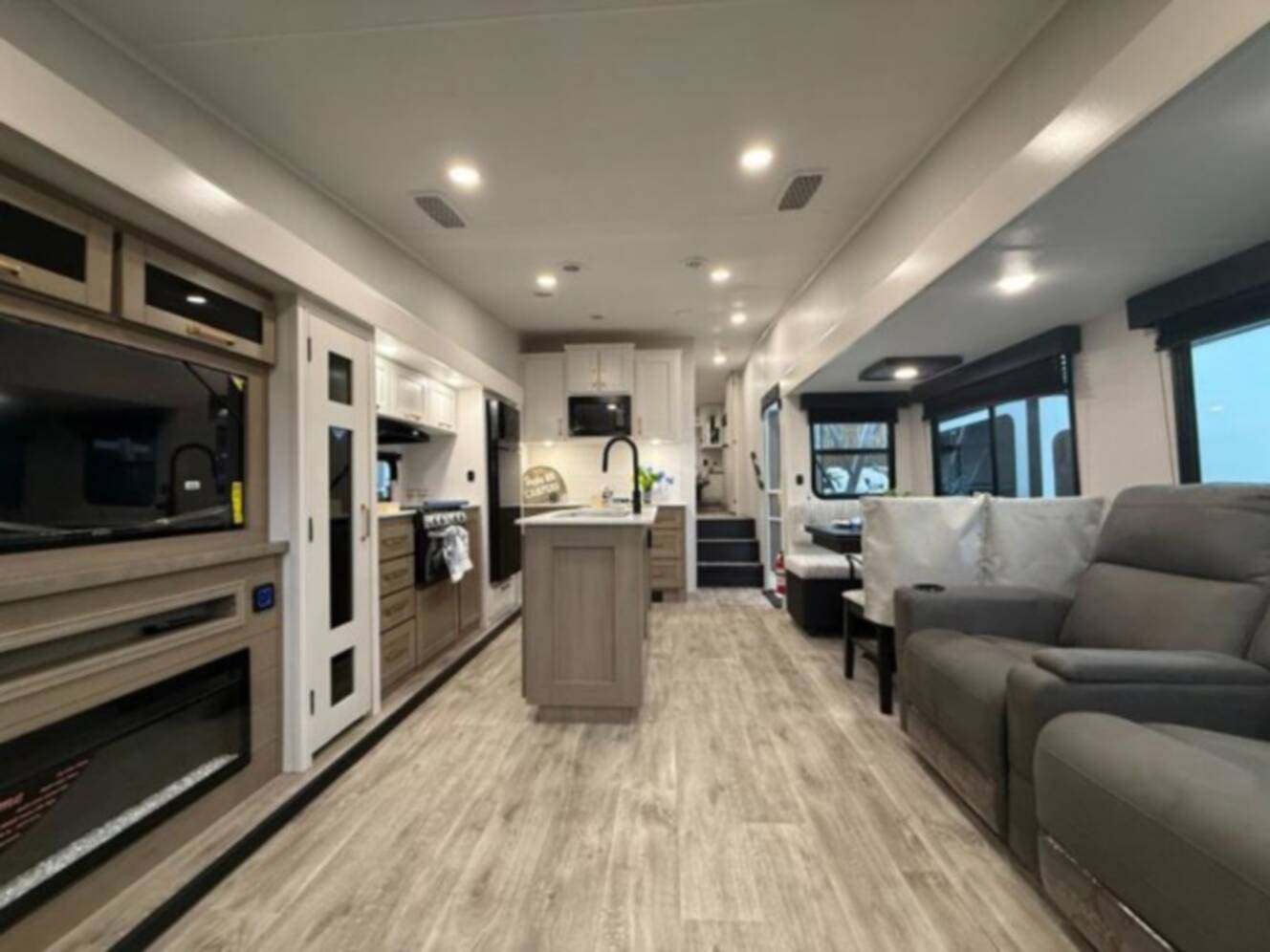 A photo of this 2026 Jayco Eagle SLE 30RLT