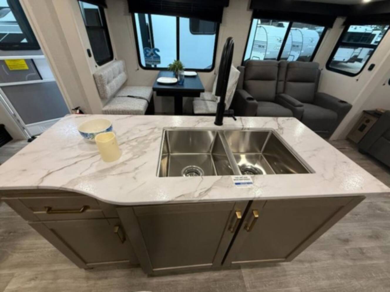 A photo of this 2026 Jayco Eagle SLE 30RLT