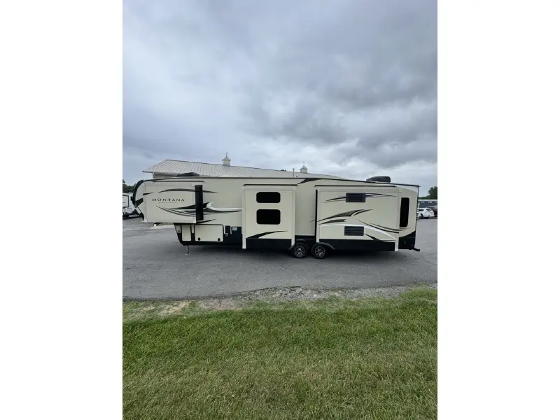 2017 KEYSTONE MONTANA HIGH COUNTRY 370BR