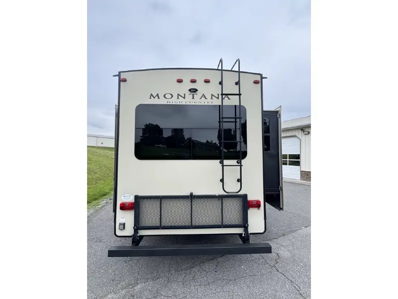 2017 KEYSTONE MONTANA HIGH COUNTRY 370BR