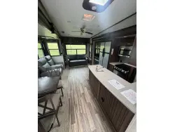 2017 KEYSTONE MONTANA HIGH COUNTRY 370BR