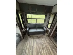 2017 KEYSTONE MONTANA HIGH COUNTRY 370BR