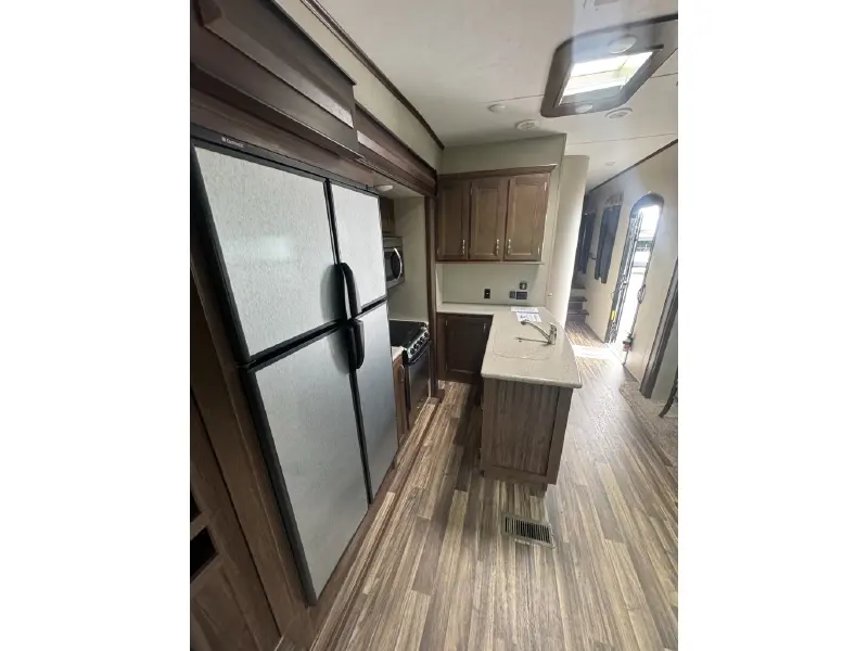 2017 KEYSTONE MONTANA HIGH COUNTRY 370BR