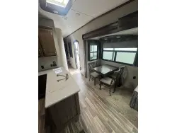 2017 KEYSTONE MONTANA HIGH COUNTRY 370BR