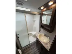 2017 KEYSTONE MONTANA HIGH COUNTRY 370BR