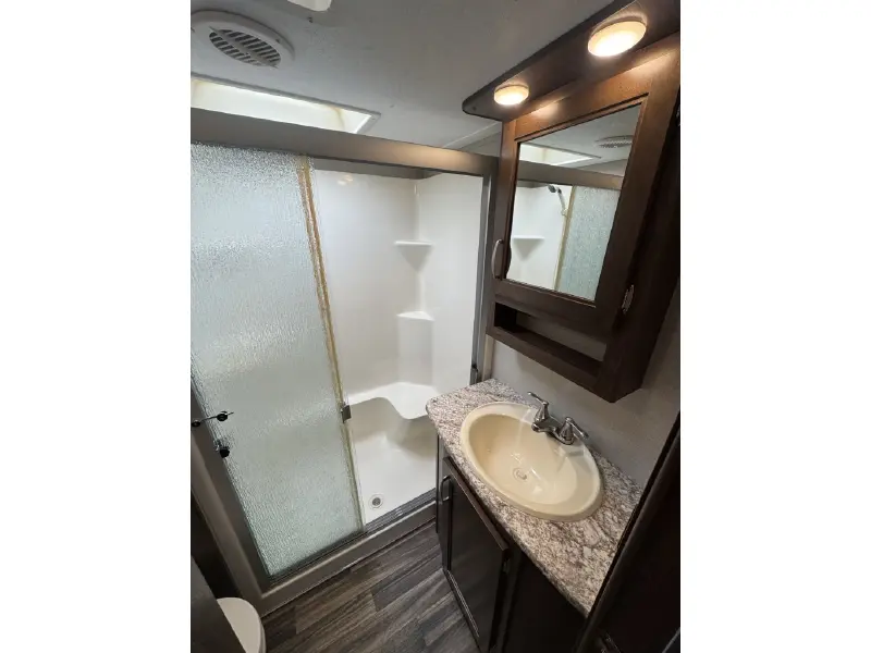 2017 KEYSTONE MONTANA HIGH COUNTRY 370BR