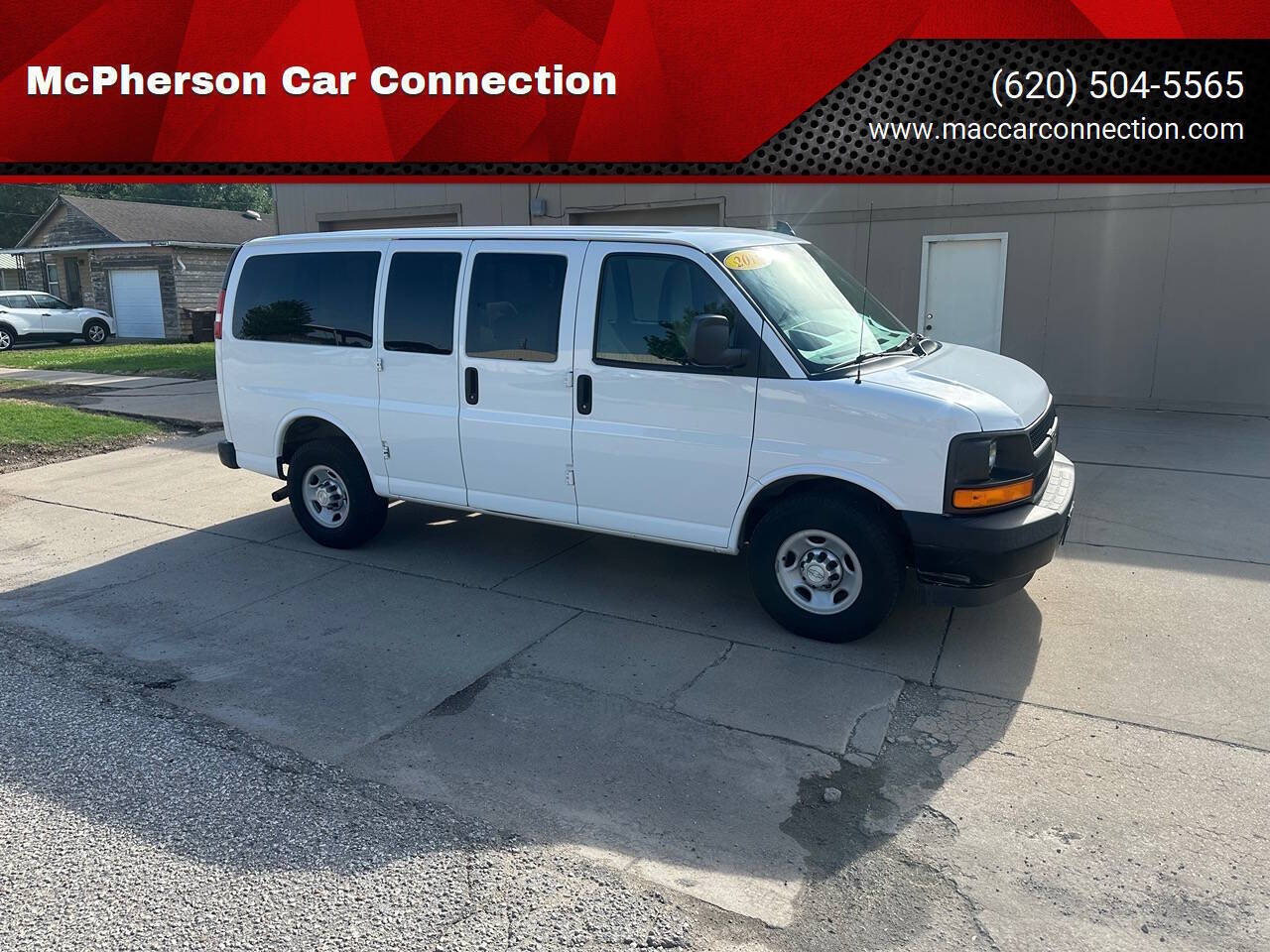 2017 CHEVROLET Express in Mcpherson, KS
