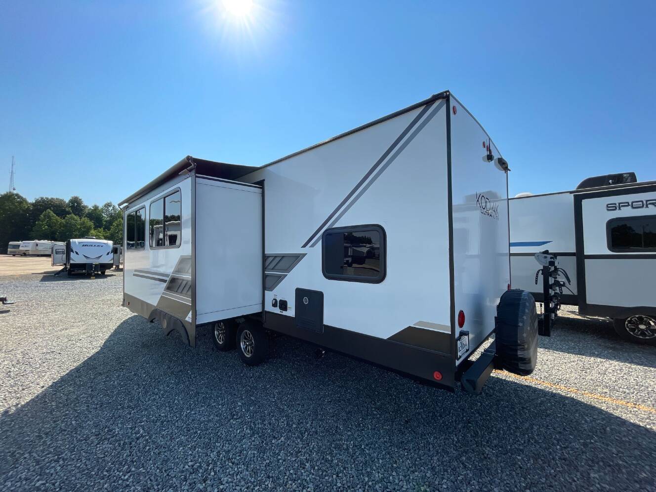 A photo of this 2023 Dutchmen KODIAK 283BHSL