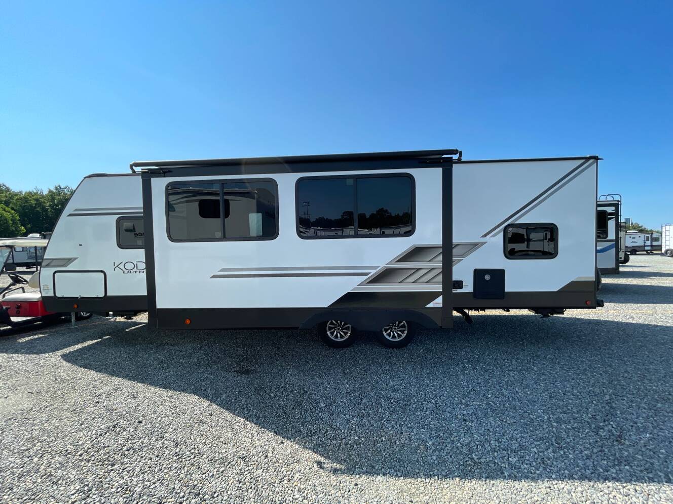 A photo of this 2023 Dutchmen KODIAK 283BHSL