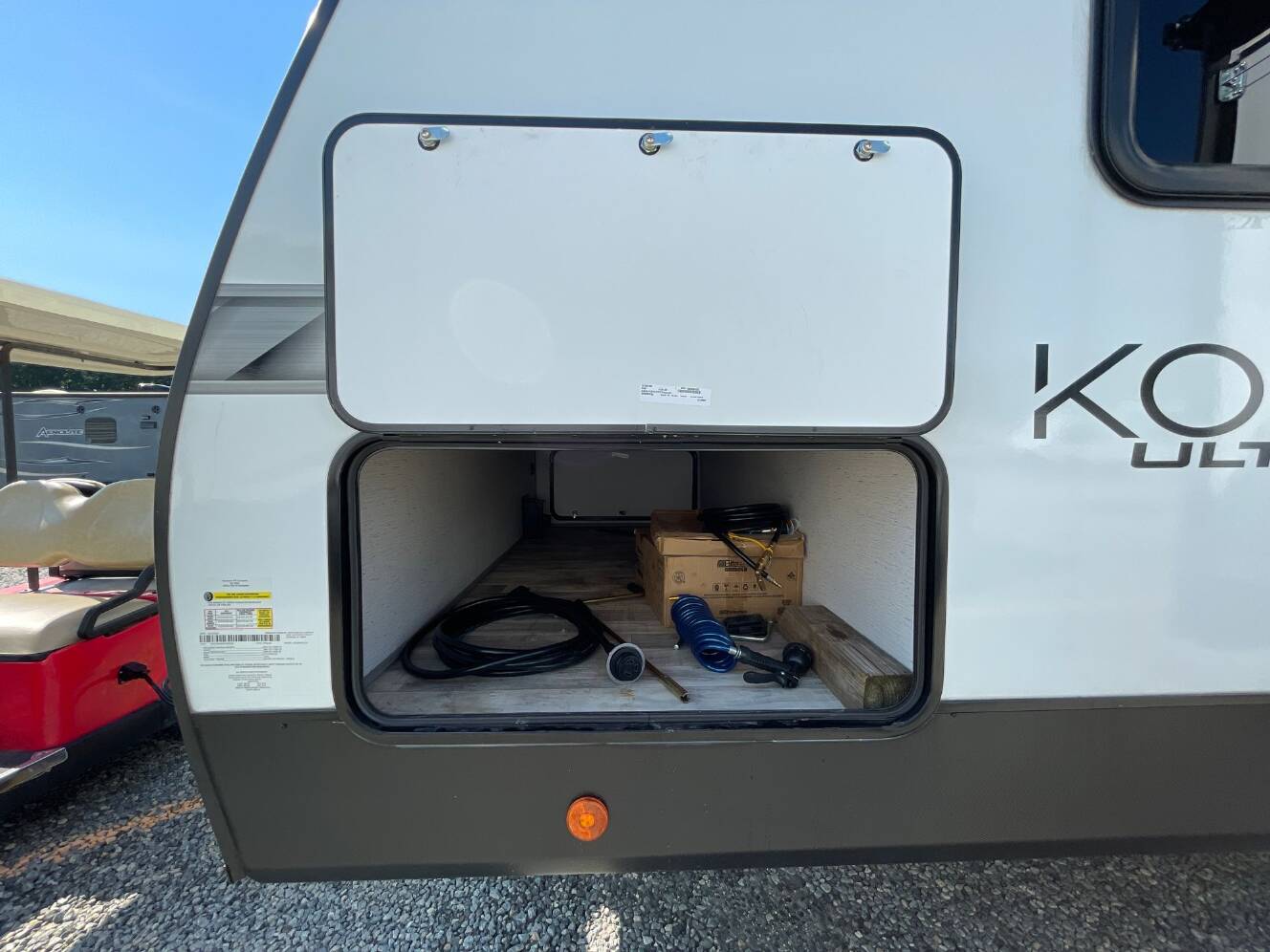 A photo of this 2023 Dutchmen KODIAK 283BHSL
