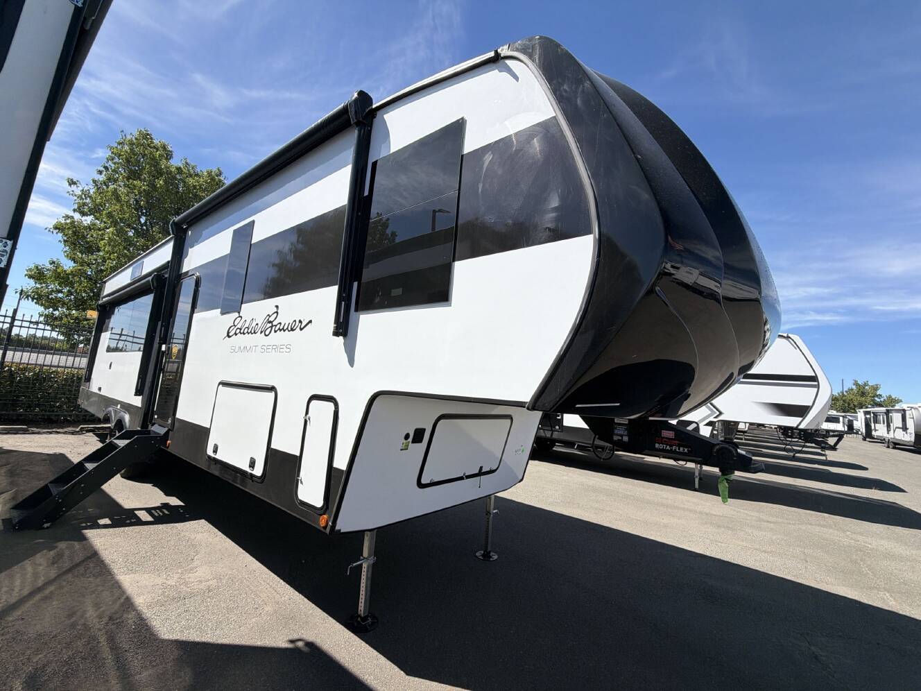 A photo of this 2027 Dutchmen EDDIE BAUER SUMMIT 3511RK