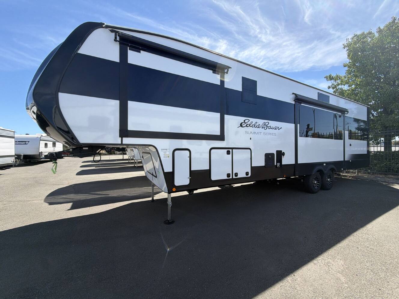 A photo of this 2027 Dutchmen EDDIE BAUER SUMMIT 3511RK