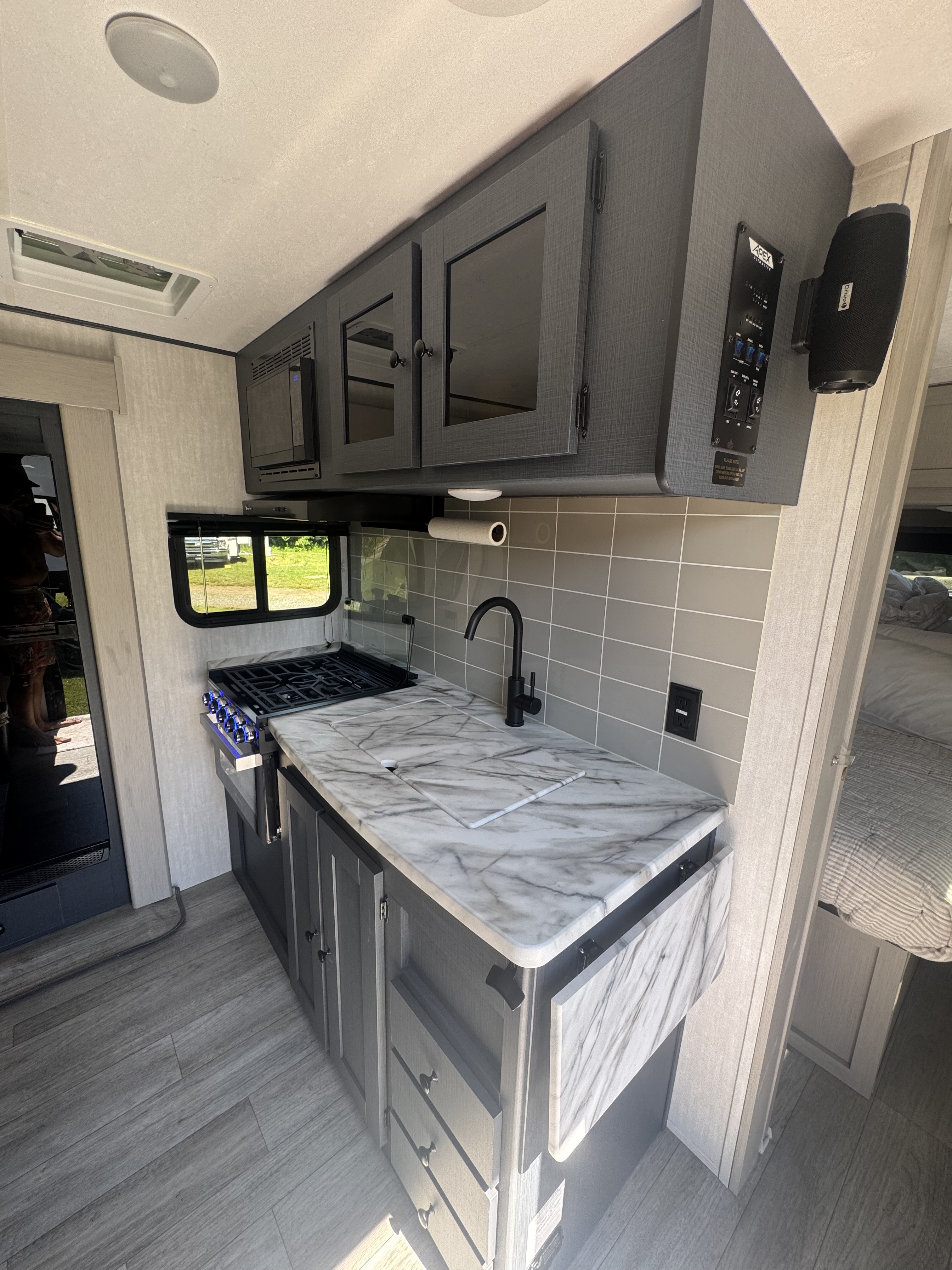 2025 Coachmen APEX ULTRA-LITE 242BARV in bridgeport CT