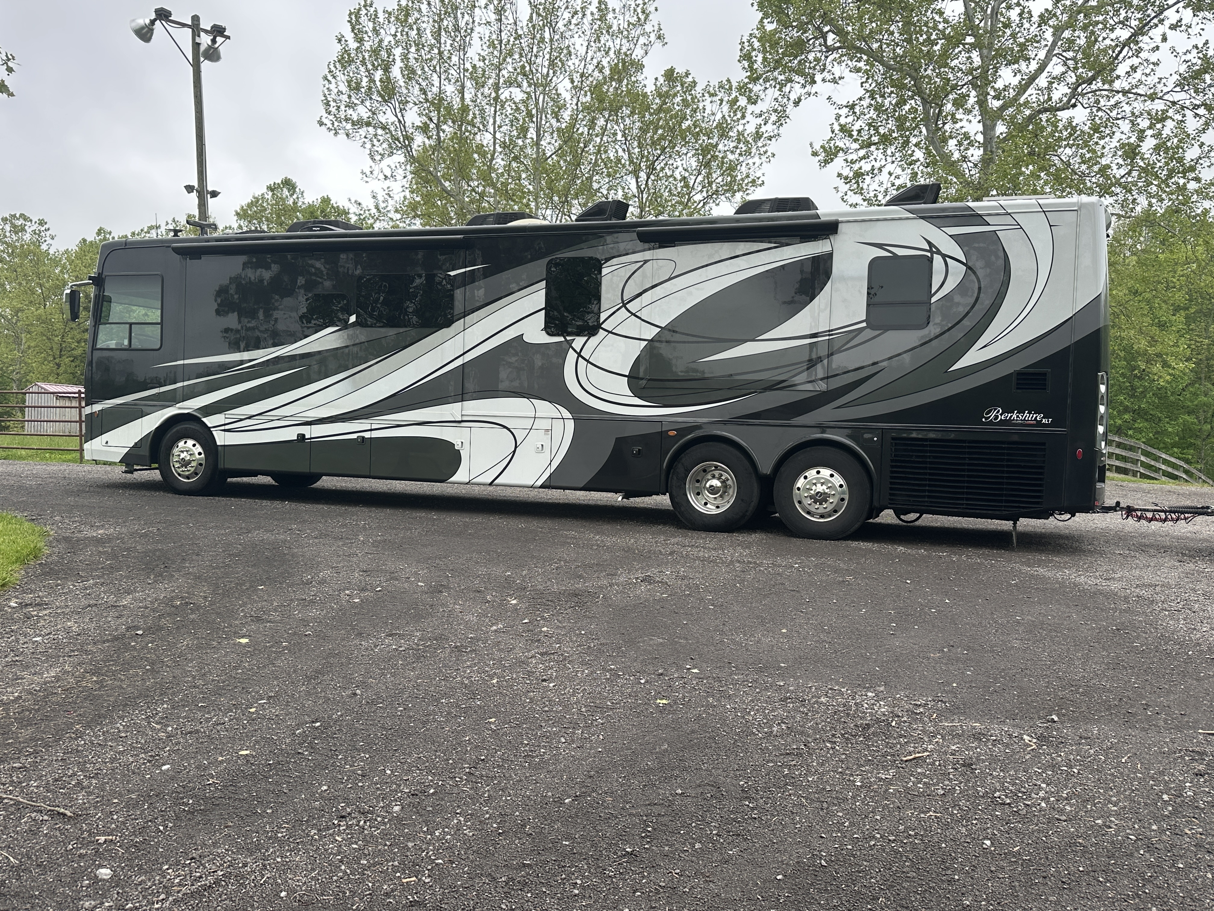 2022 Forest River BERKSHIRE XLT 45CA in hillsboro OH