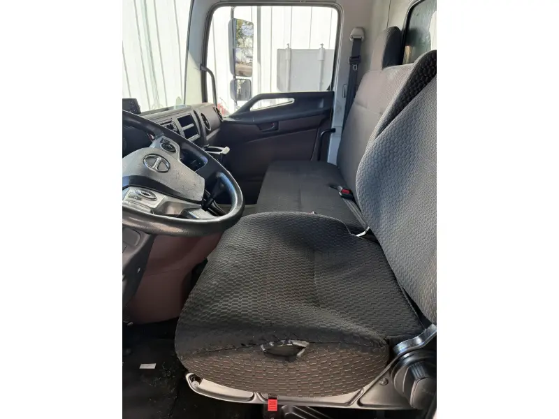 2021 HINO L6
