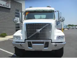 2018 VOLVO VHD64FT300