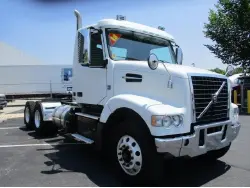 2018 VOLVO VHD64FT300