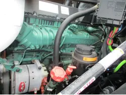 2020 VOLVO VNR64T640