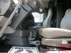 2020 VOLVO VNR64T640