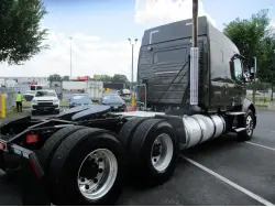 2020 VOLVO VNR64T640
