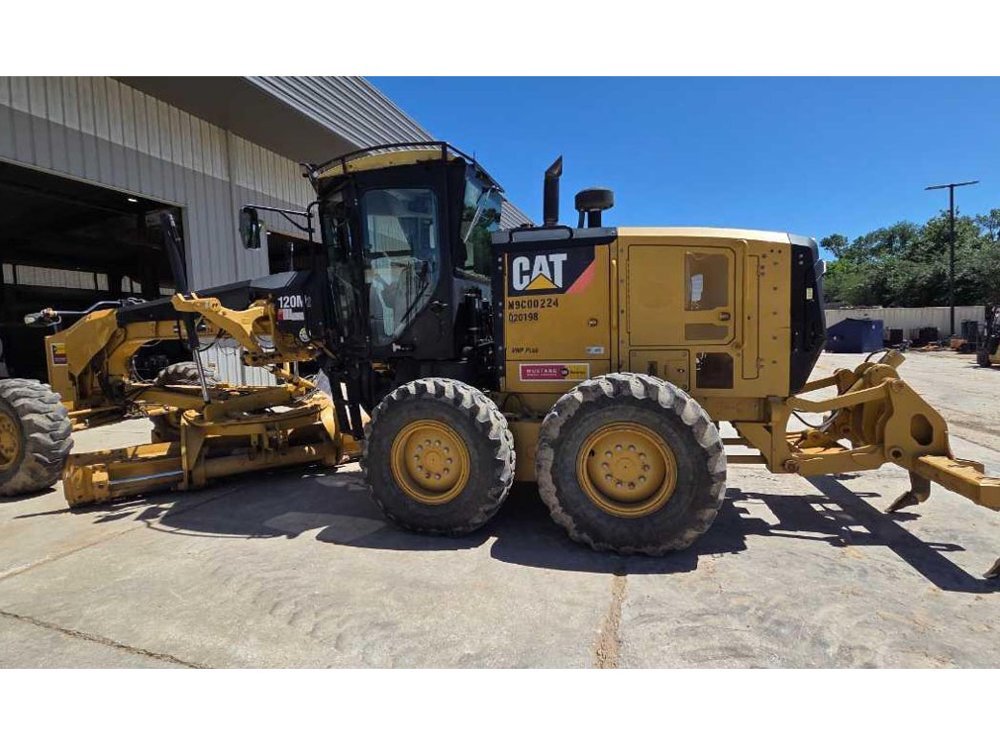 2012 CAT 120M2 in North Baltimore, OH