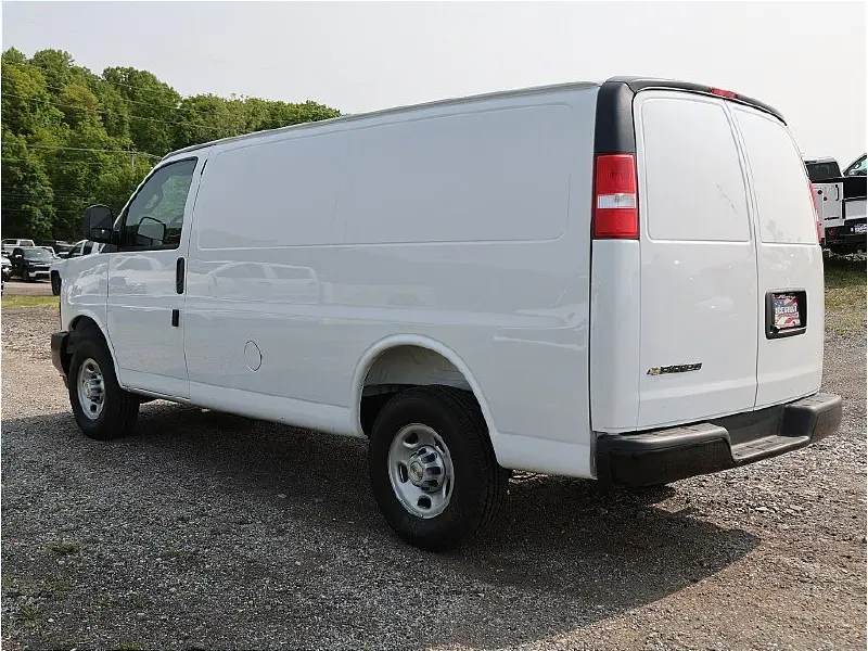 2025 CHEVROLET Express 2500