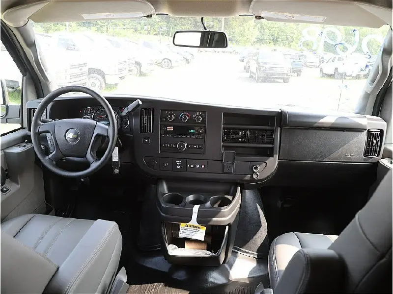 2025 CHEVROLET Express 2500