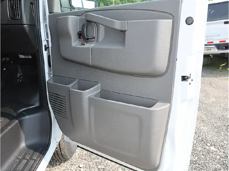 2025 CHEVROLET Express 2500