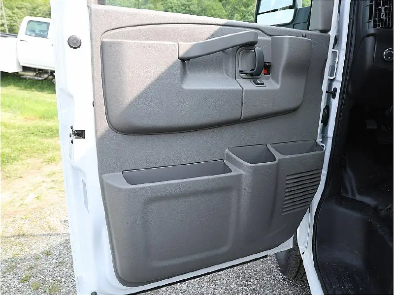2025 CHEVROLET Express 2500