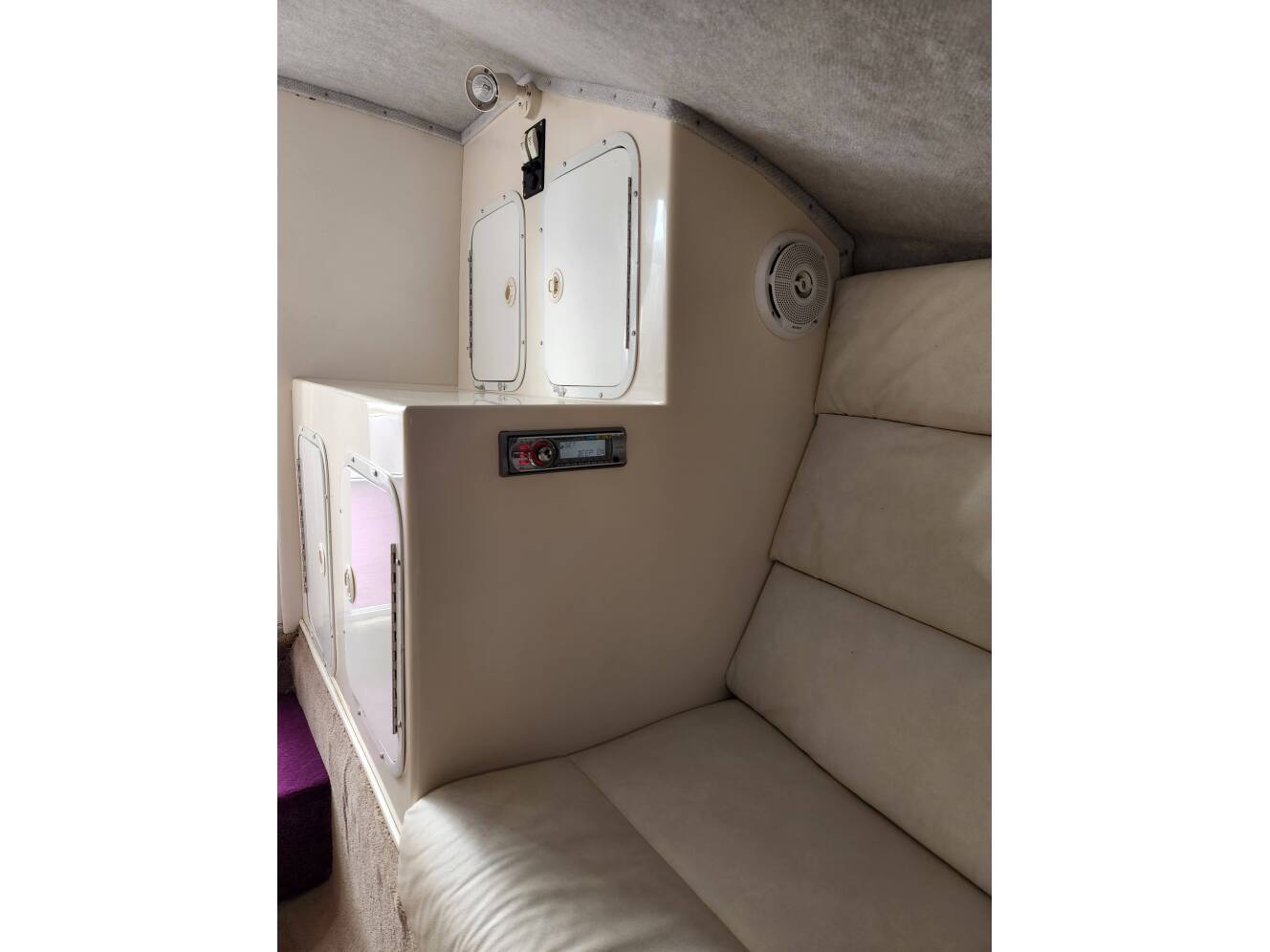 A photo of this 1999 Velocity 320