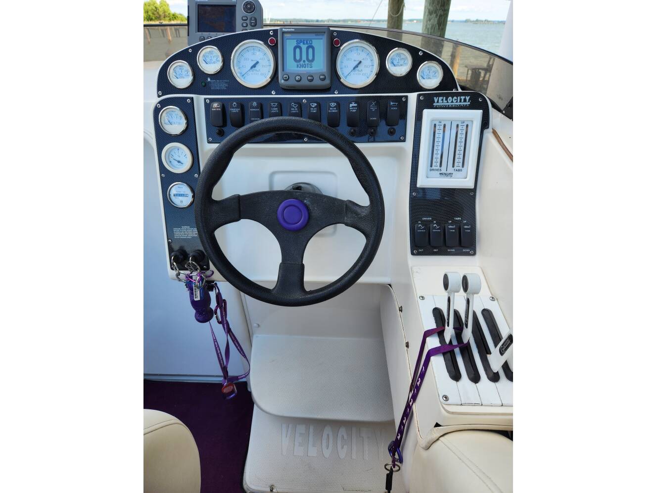 A photo of this 1999 Velocity 320