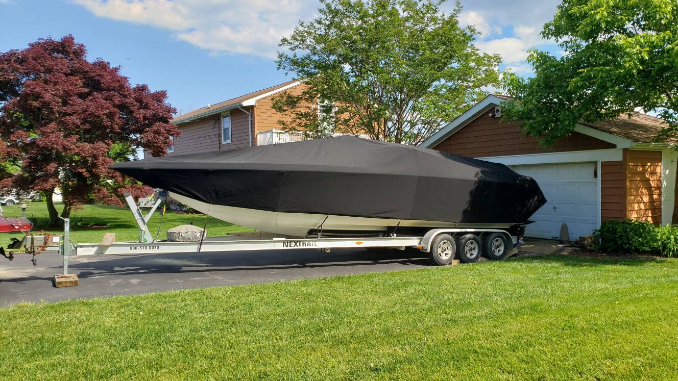 A photo of this 1999 Velocity 320