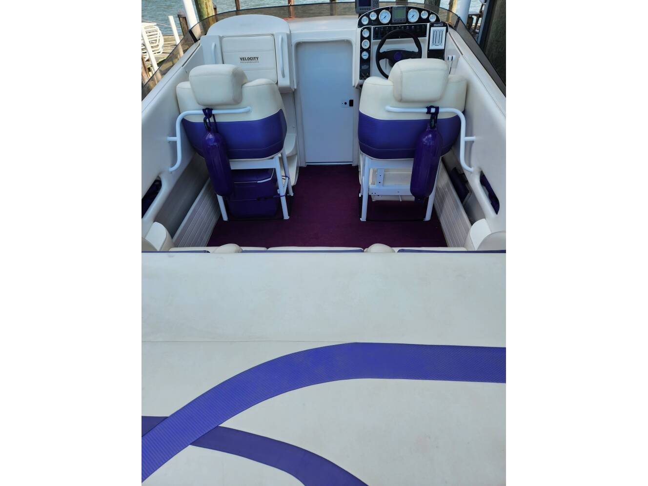 A photo of this 1999 Velocity 320