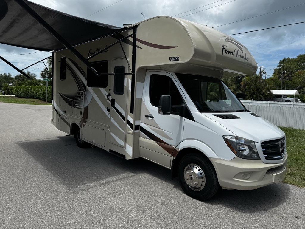 2018 Thor Motor Coach FOUR WINDS 24 in naples FL