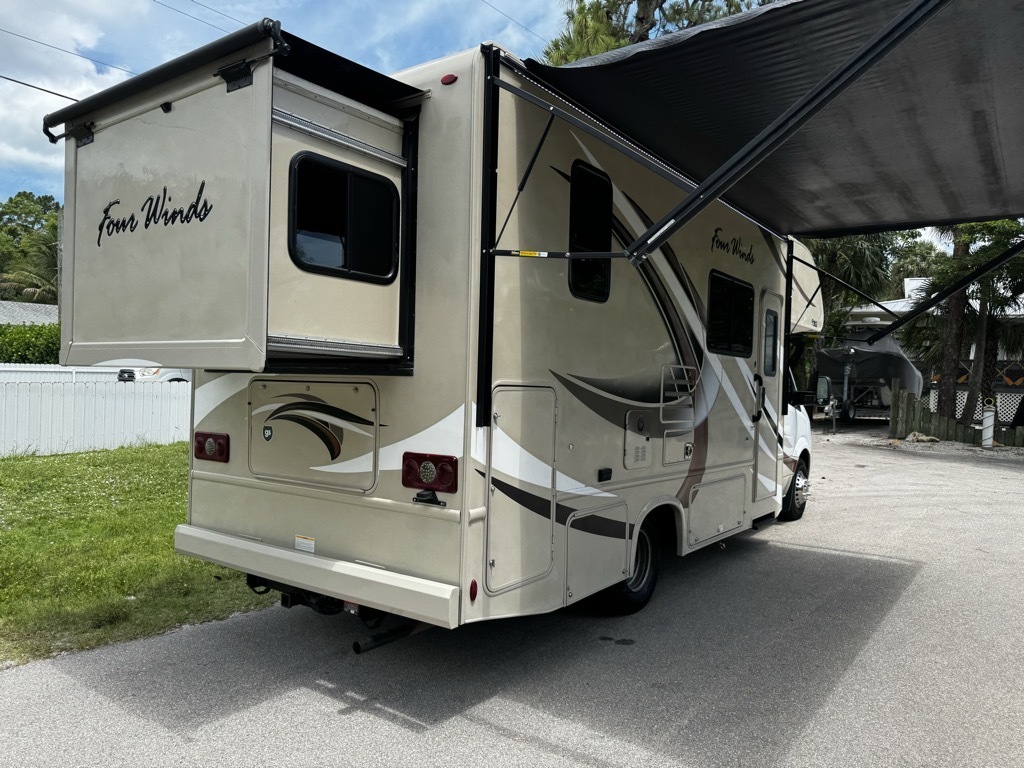 2018 Thor Motor Coach FOUR WINDS 24 in naples FL