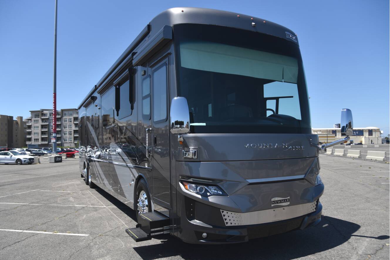 A photo of this 2020 Newmar MOUNTAIN AIRE 4543